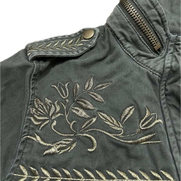 Forever 21 Full Zip Up Embroidered Military Jacket - Picture 4 of 5